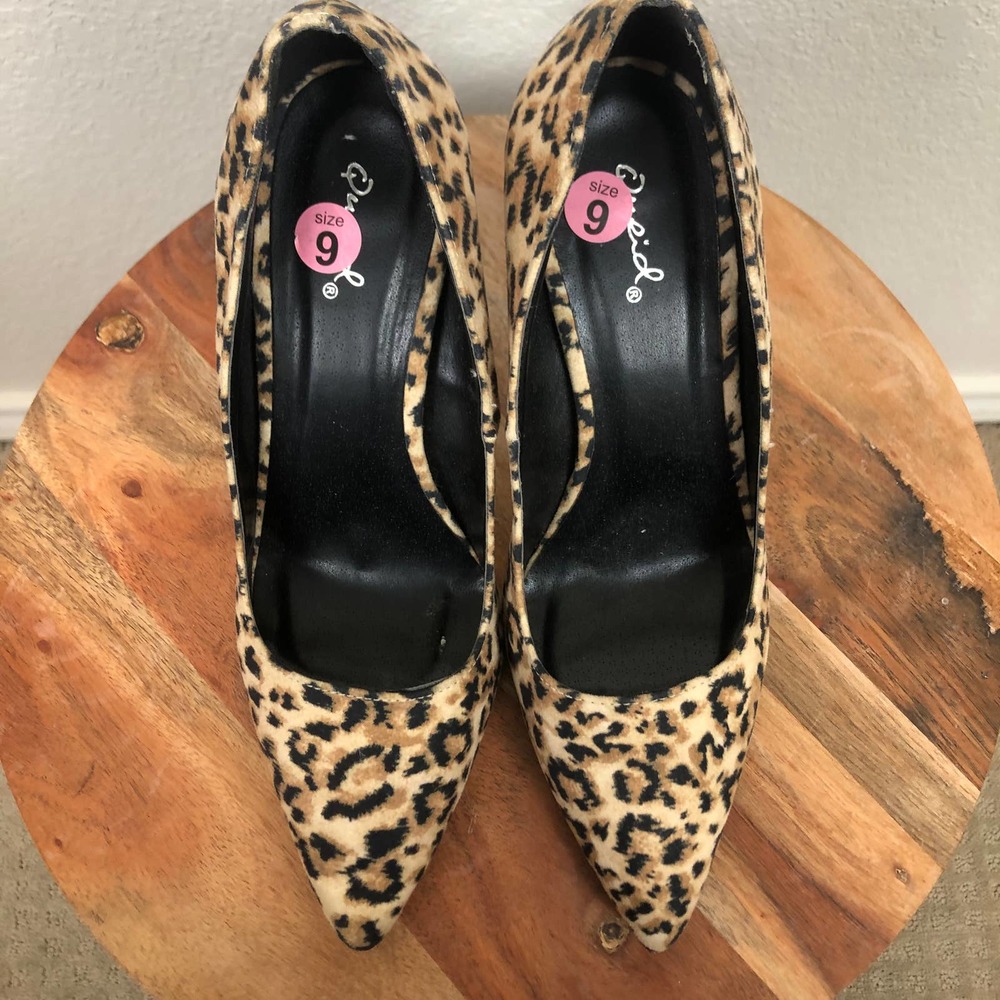 Qupid Leopard Print Pointed Toe Heels - Picture 4 of 10
